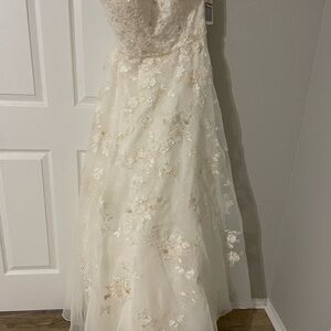 Oleg Cassini Cream Floral Lace Wedding Dress
